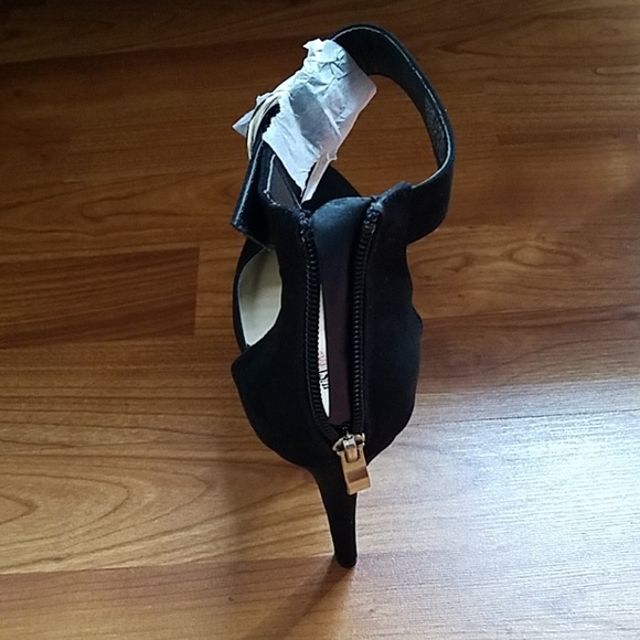 Heels - Picture 4 of 6